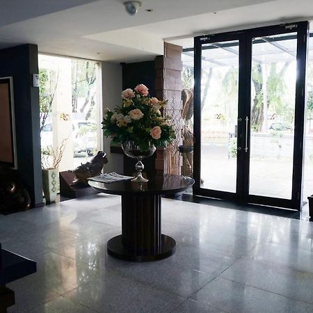 פדאנג Rumah Nenek Hotel And Restaurant מראה חיצוני תמונה