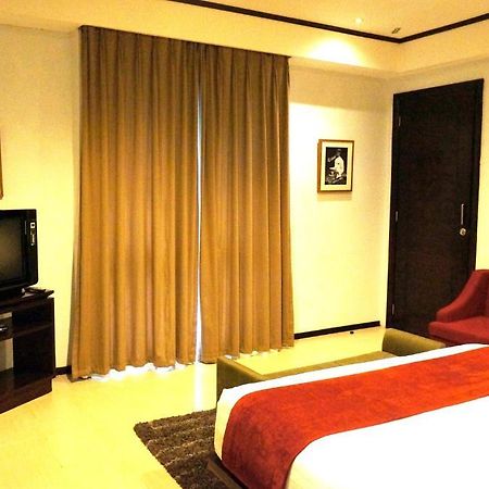 פדאנג Rumah Nenek Hotel And Restaurant מראה חיצוני תמונה