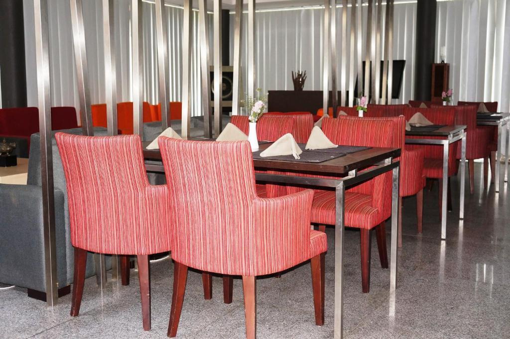 פדאנג Rumah Nenek Hotel And Restaurant מראה חיצוני תמונה