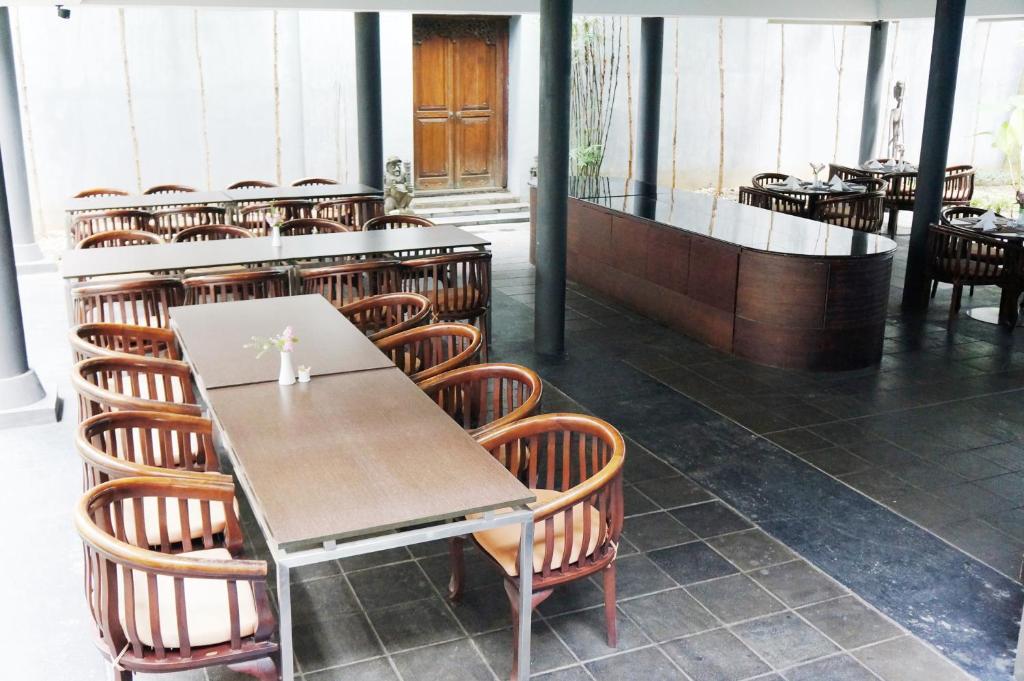 פדאנג Rumah Nenek Hotel And Restaurant מראה חיצוני תמונה