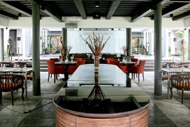 פדאנג Rumah Nenek Hotel And Restaurant מראה חיצוני תמונה
